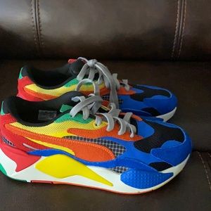 Pumas size 5.5 in Women